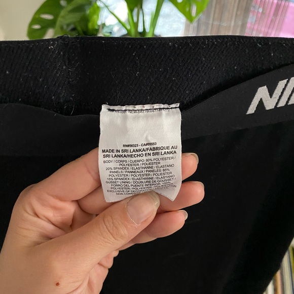 Nike Pro Exercise Capris - Picture 4 of 5